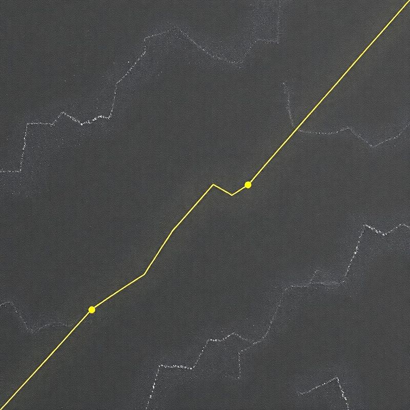 Apstraktna kompozicija u ugljeno-zlatnim tonovima s geometrijskim linijama